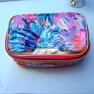 EUC Lilly Make up bag!